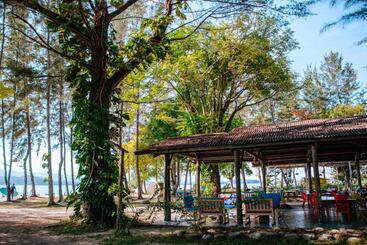 Ara Dinawan Island Resort
