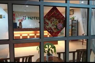 Hotel U