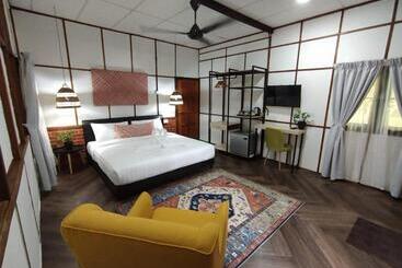 استراحتگاه Api Api Eco Chalet