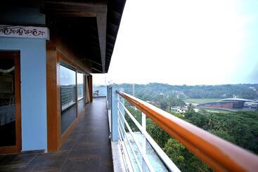 Отель Alekhya Suite Dona Paula Beach Panaji