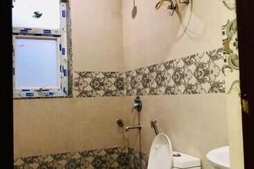 Hotel Royal Court Residency