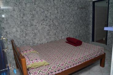 호텔 Manakula Vinayagar Guest House