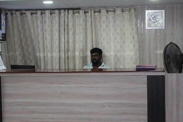 هتل Chennai Palace