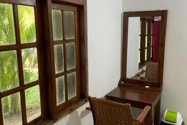 פנסיון Bhawana Canal View Resort