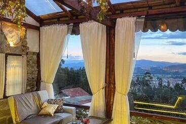 تختخواب و صبحانه Cabaña Esmeralda   Seilan Alojamiento Rural