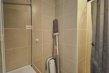 מלון דירות Brand New Central Convenience Studio Condo With Balcony In Araneta City Cubao