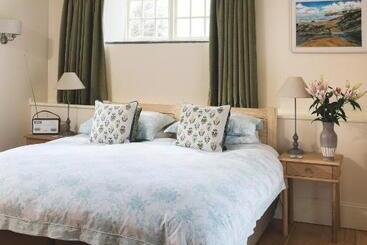 مبيت وإفطار Trevigue Farm