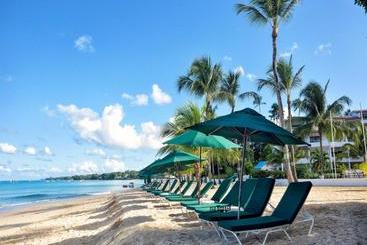 هتل Royal Glitter Bay Villas