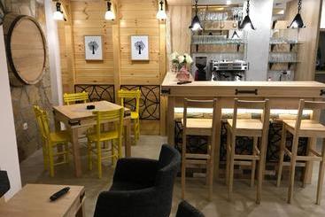 هتل Villa Natural Wood