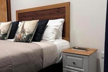مبيت وإفطار 53 Luxury Accommodation