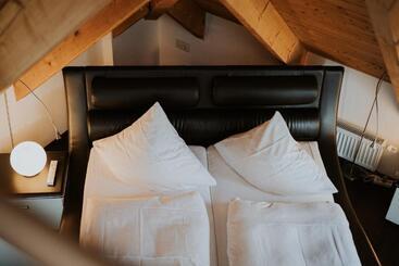 ホテル Restaurant Eifeler Seehütte