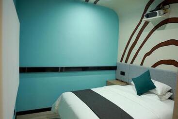Otel Thank Inn Chain Fuyang Linquan Stadium