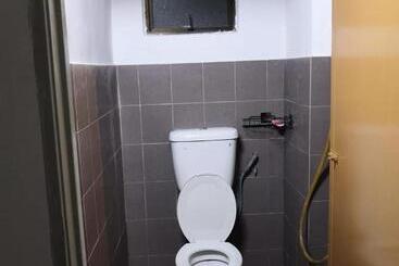 הוסטל Bilik Bajet Bds