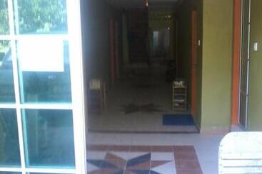 فندق صغير Daoh S Rooms & Scooters