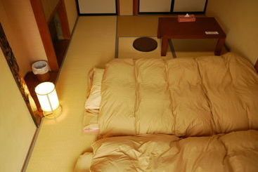 هتل Jhoppers Hida Takayama Guesthouse