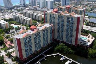 Sunny Isles Beach At Yatch Club