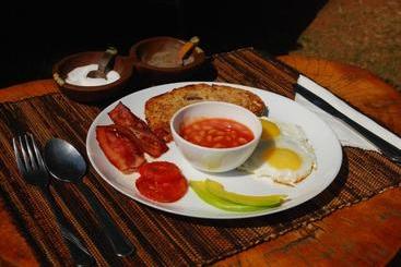 تختخواب و صبحانه Karibu Entebbe
