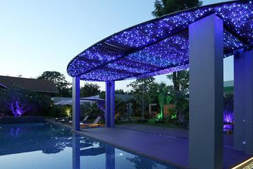 هتل Corner Spa Resort