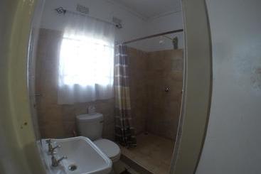هتل Golden Days Lodge