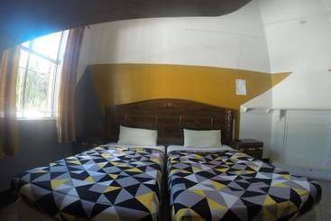هتل Golden Days Lodge