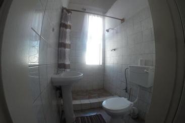 هتل Golden Days Lodge