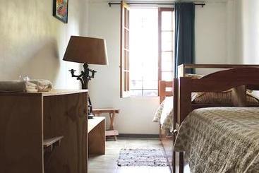 هتل Newen Kara Hostel