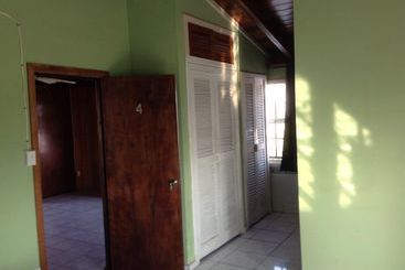 پانسیون Amelia Guest House
