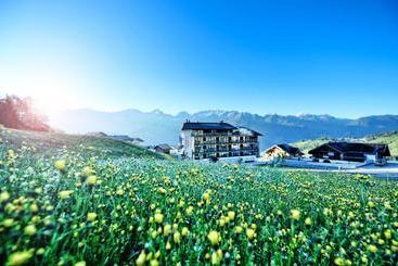 هتل Alps Lodge