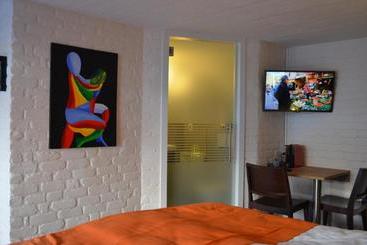 تختخواب و صبحانه Les Chambres d'Elza