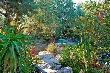 Dafnes Residence