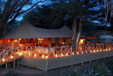هتل Elephant Bedroom Camp