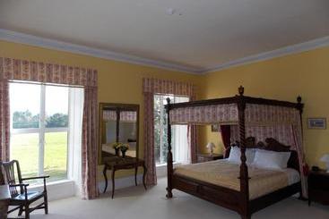 Ash Hill B & B