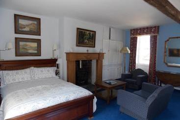 Ash Hill B & B