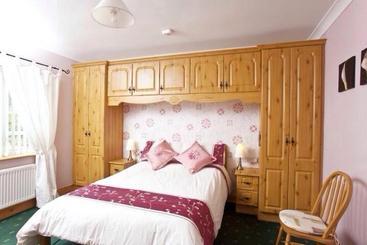 تختخواب و صبحانه Bed&Breakfast Burndale House