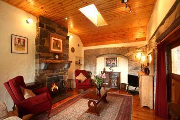 تختخواب و صبحانه Woodbine Cottage