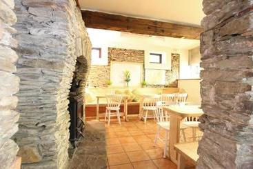 Moville Boutique Hostel & Apartments