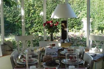 تختخواب و صبحانه Domein De Lusthof