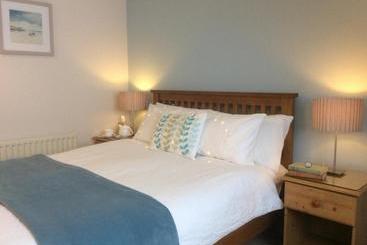 Cornerstones B&b