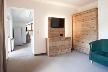 هتل Living Apart Anita