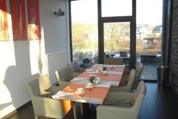 تختخواب و صبحانه Maison d'hôtes La Lavandière
