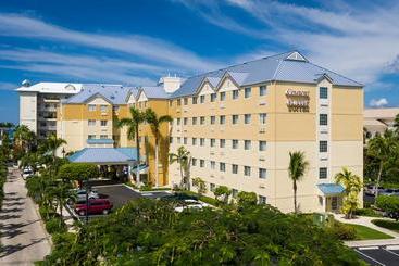 فندق Hampton By Hilton Grand Cayman Seven Mile Beach