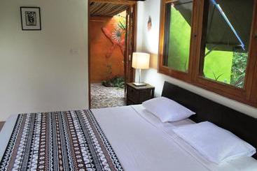 هاستل Beachouse Resort