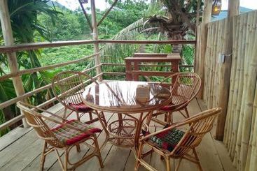 تختخواب و صبحانه Kepmandou Loungebar