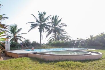 هتل Auberge De Grand Popo
