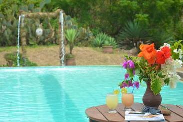 هتل Auberge De Grand Popo