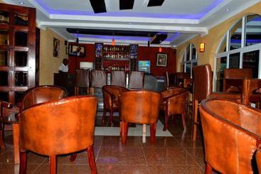 هتل Hillcourt Resort And Spa