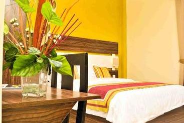 هتل Magharibi Suites