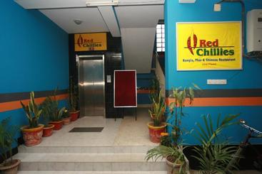 هتل Red Chillies Restaurant And Guest House