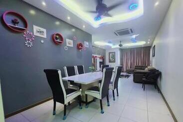 ベッドアンドブレックファースト Sekinchan Seaview Homestay 7 High View