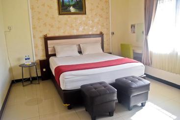 هتل Cabin  Sutomo